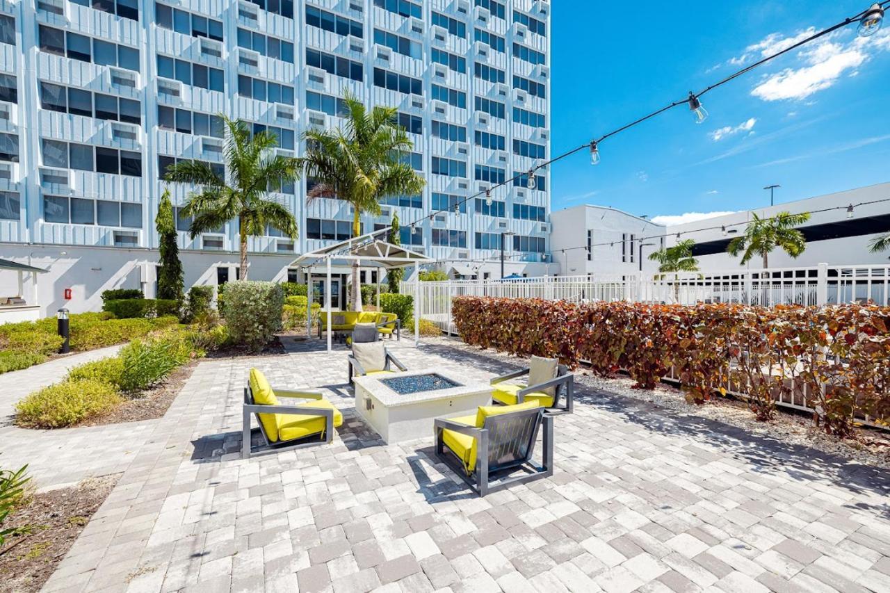 Frontdesk The Wayland Apts Downtown St Pete Apartment St. Petersburg Exterior photo